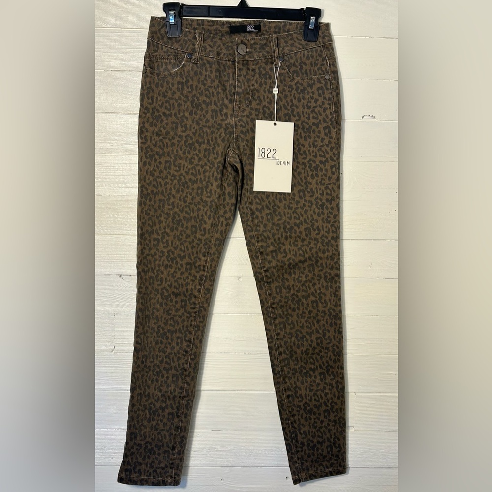 NWT 1822 Denim animal cheetah print, brown and black, skinny ankle. Size 25 (2)